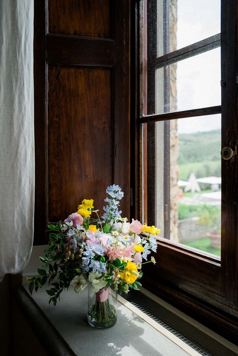 Side Light - Best time of year to get married in Italy