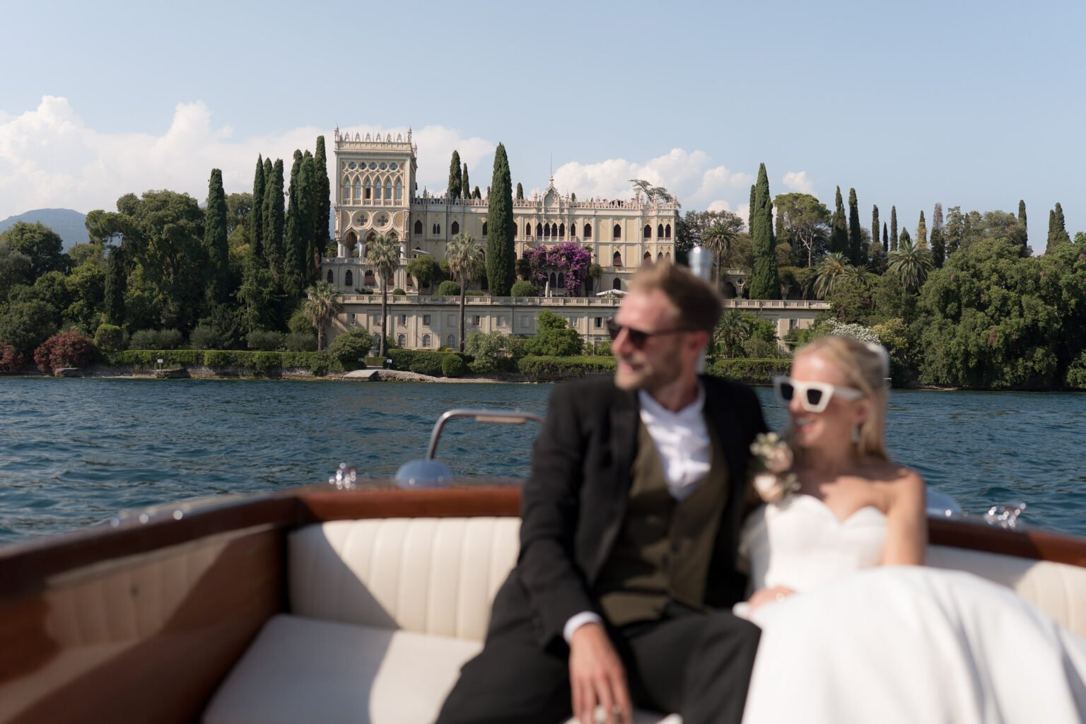 Andrea di Giampasquale Photography - Bride and Groom in a boat